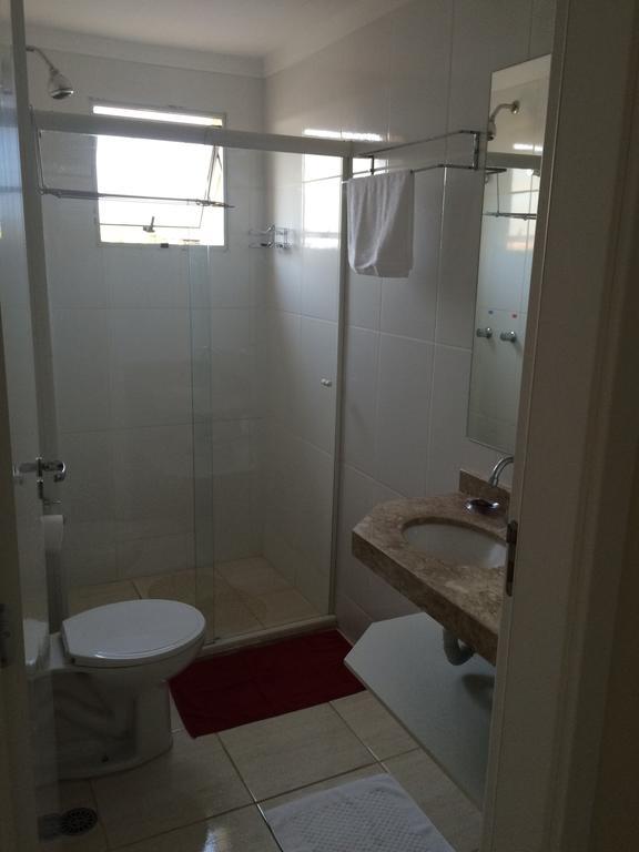 Flor Que Ri - Flats Mobiliados Na Melhor Localizacao Olimpia Room photo