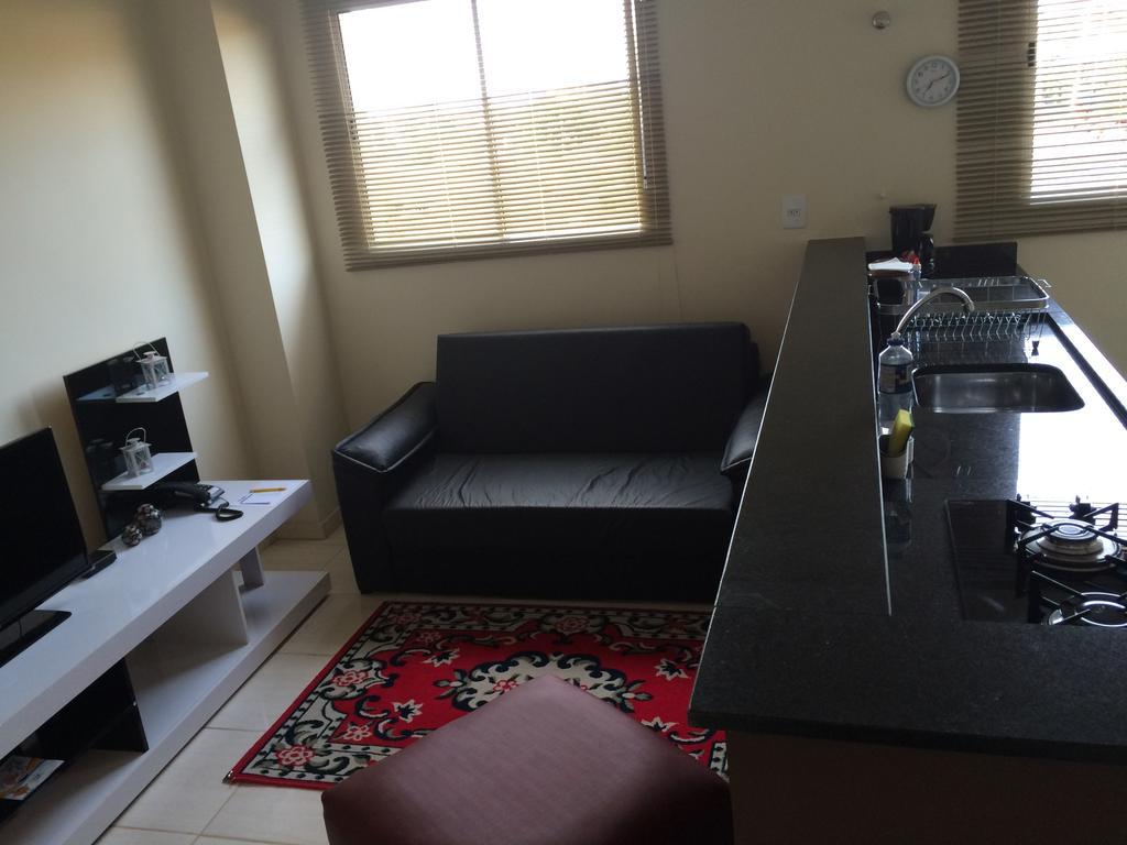 Flor Que Ri - Flats Mobiliados Na Melhor Localizacao Olimpia Room photo